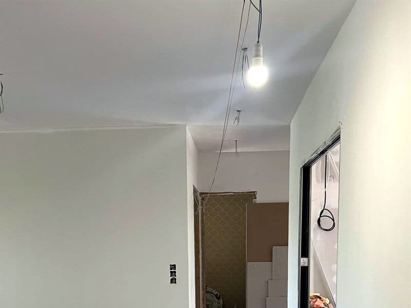 Vivienda en obra con el nuevo cableado eléctrico instalado en Ferrol